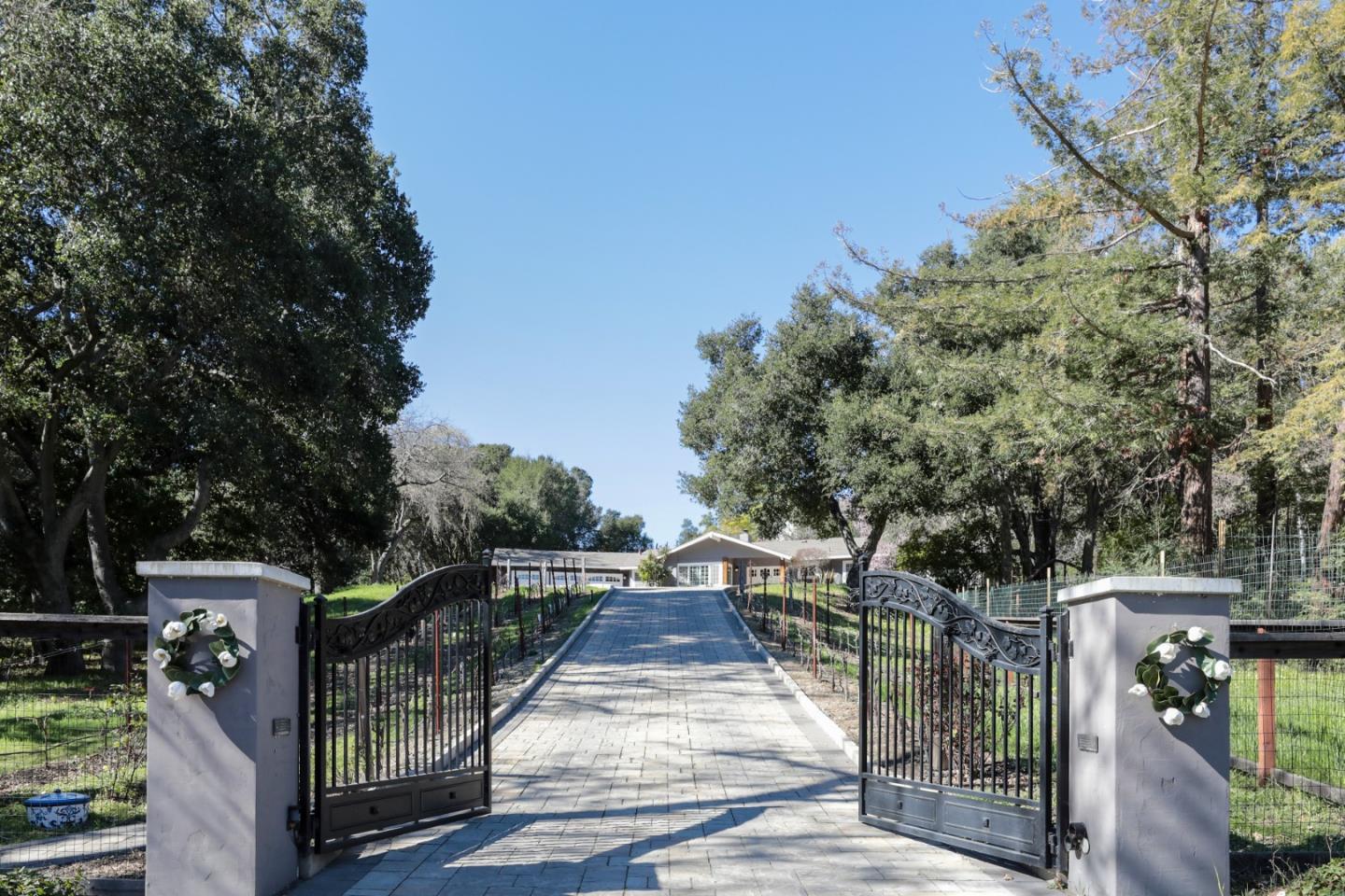 Neighborhood Neighborhood-8