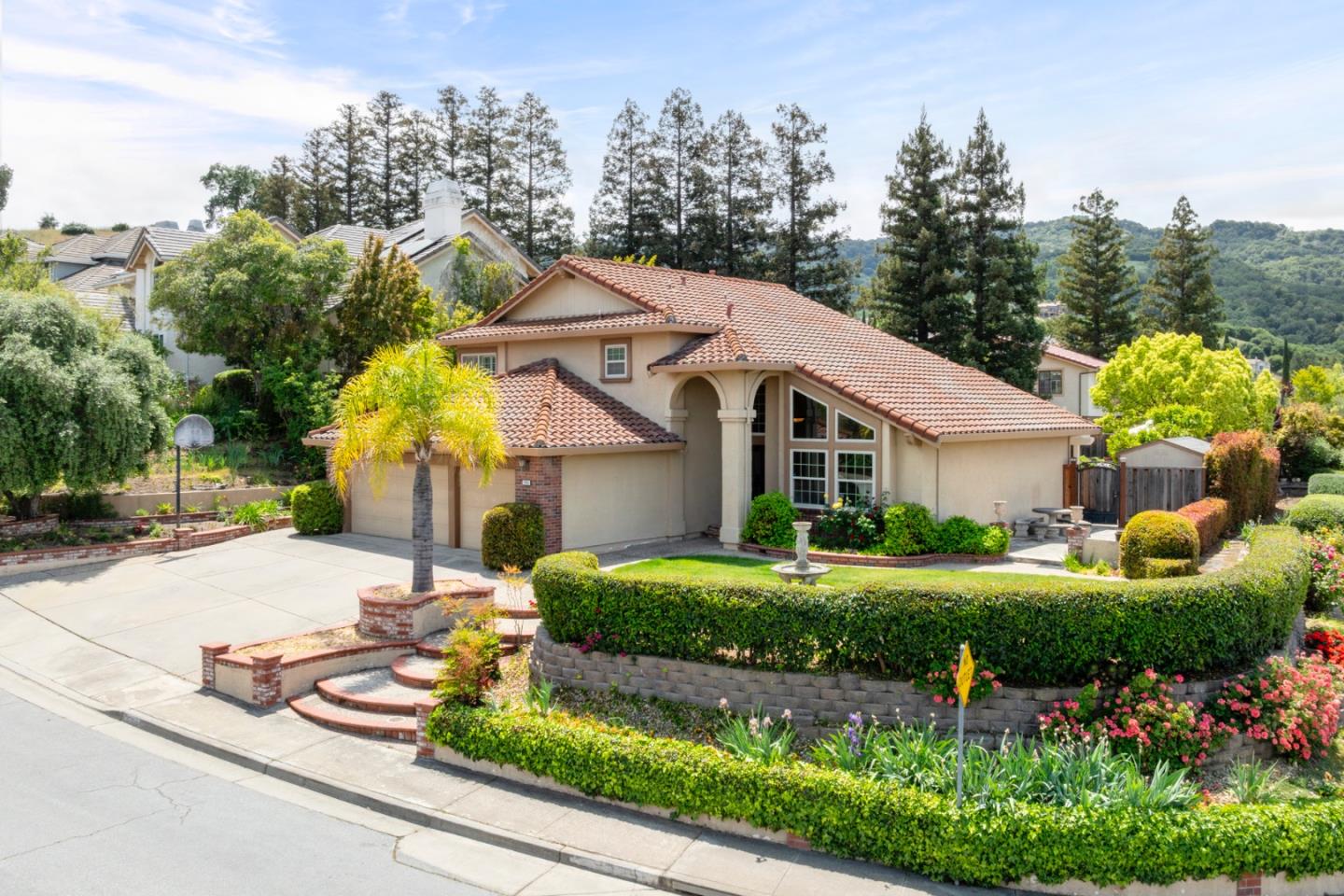 Neighborhood Neighborhood-24