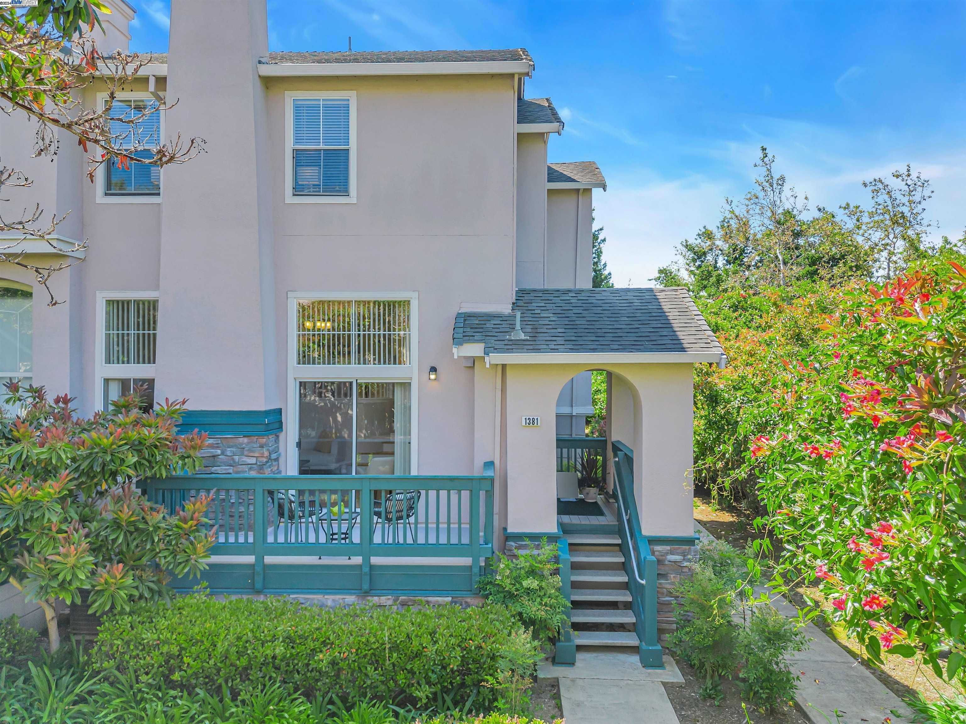 Neighborhood Neighborhood-30