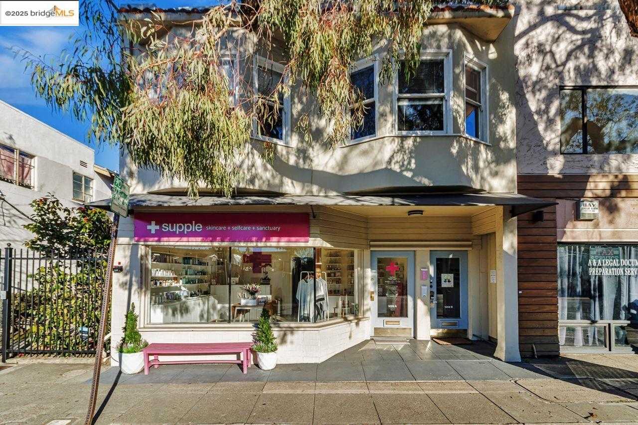 Neighborhood Neighborhood-8