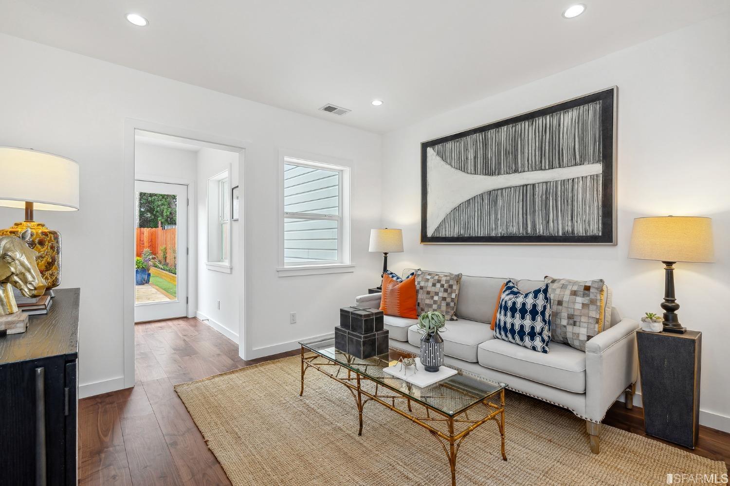 Neighborhood Neighborhood-395