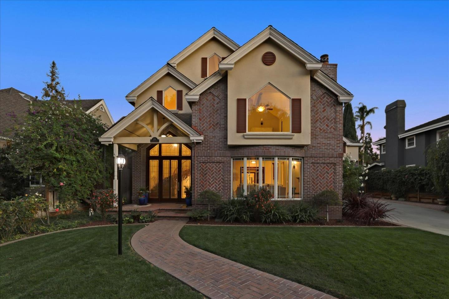 Neighborhood Neighborhood-10