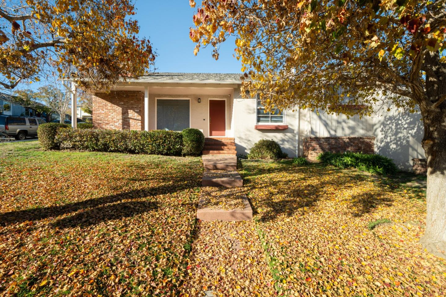 Neighborhood Neighborhood-28