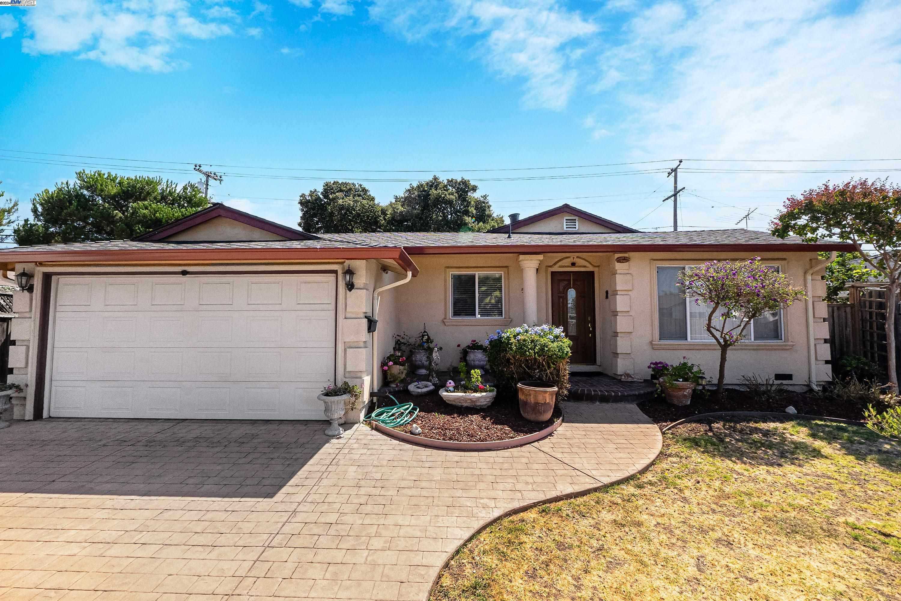 Neighborhood Neighborhood-20