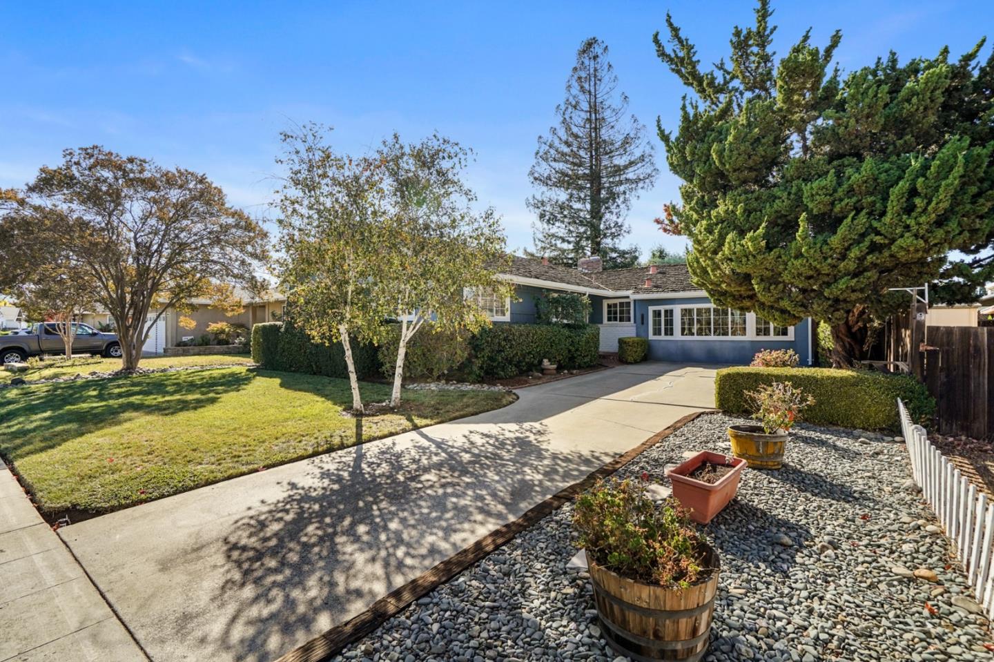 Neighborhood Neighborhood-73