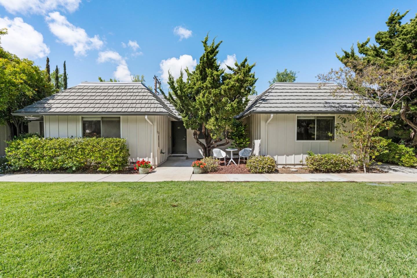 Neighborhood Neighborhood-10