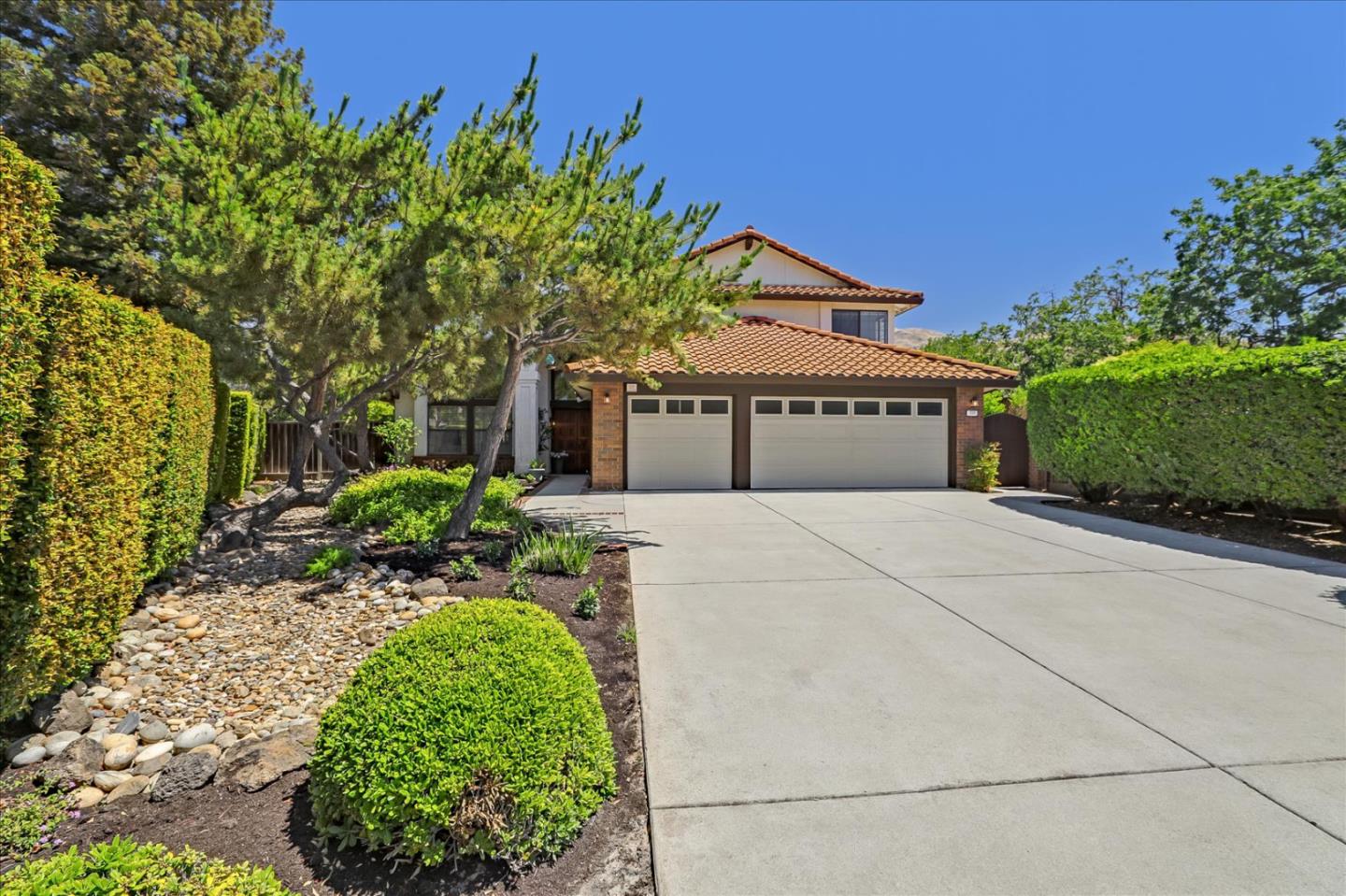 Neighborhood Neighborhood-58