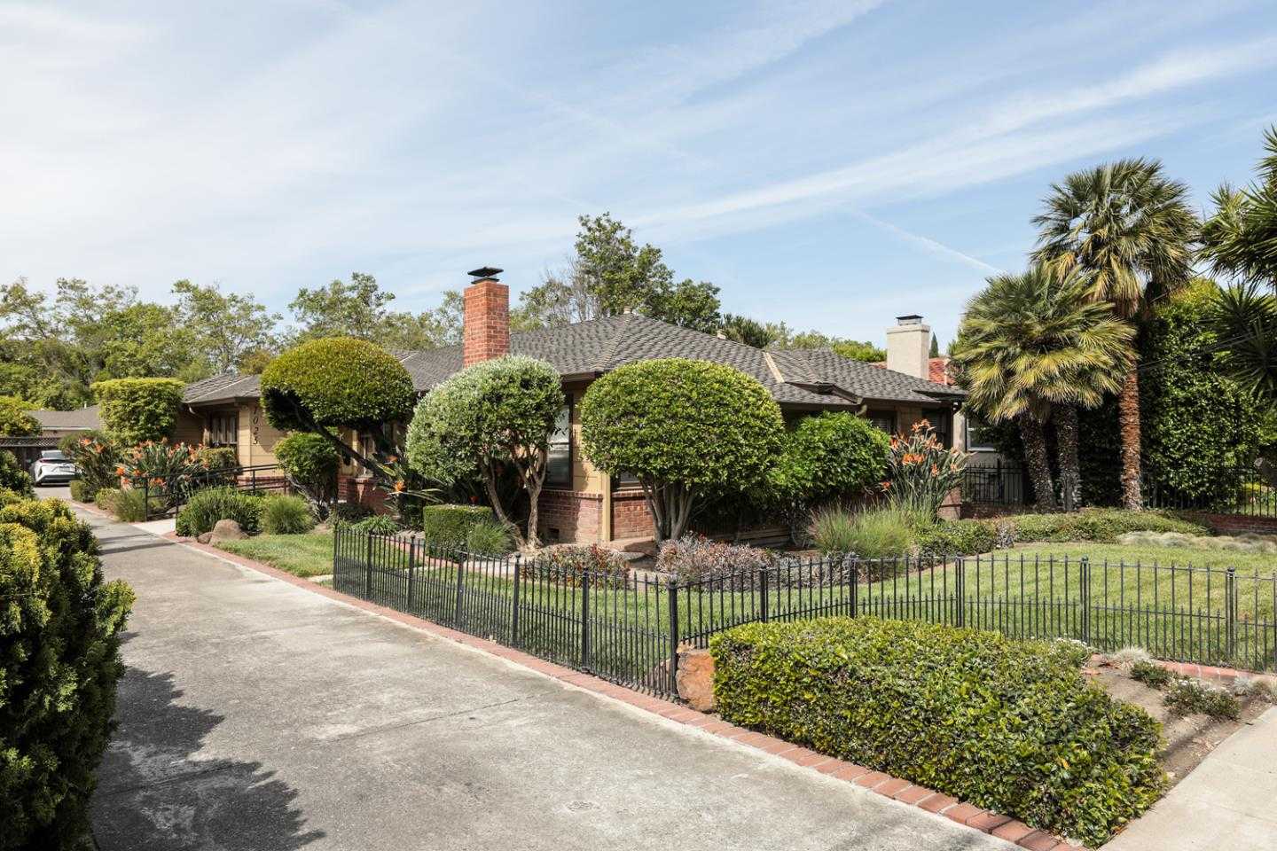 Neighborhood Neighborhood-3