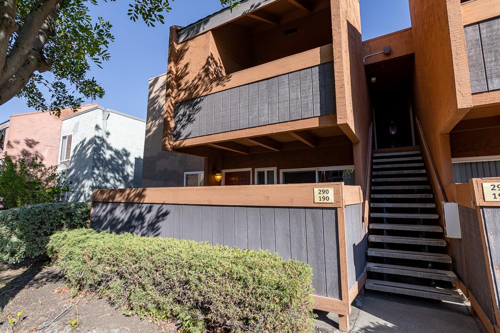 Neighborhood Neighborhood-226