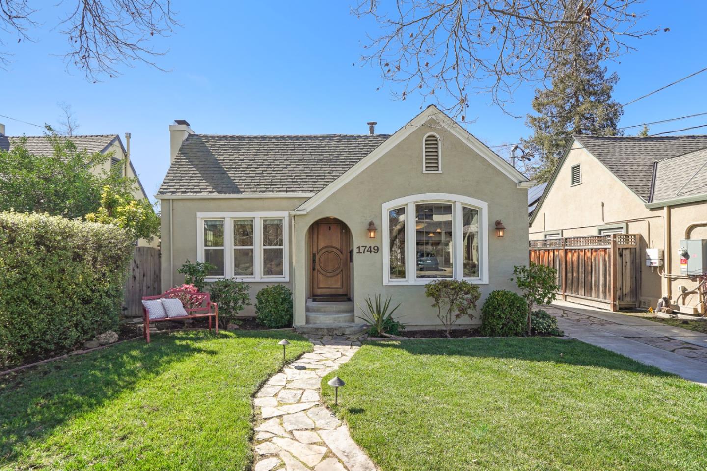 Neighborhood Neighborhood-4