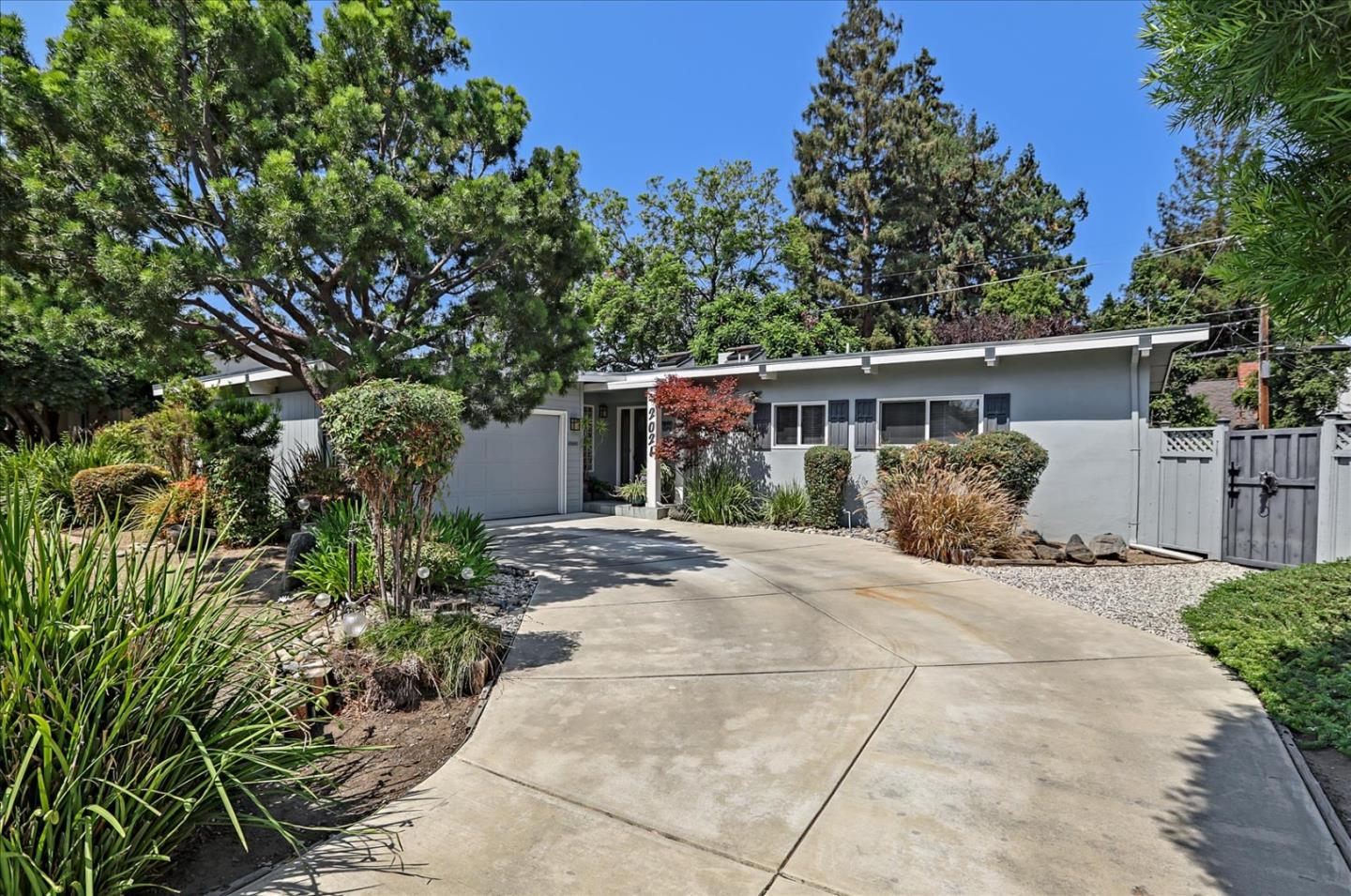 Neighborhood Neighborhood-46