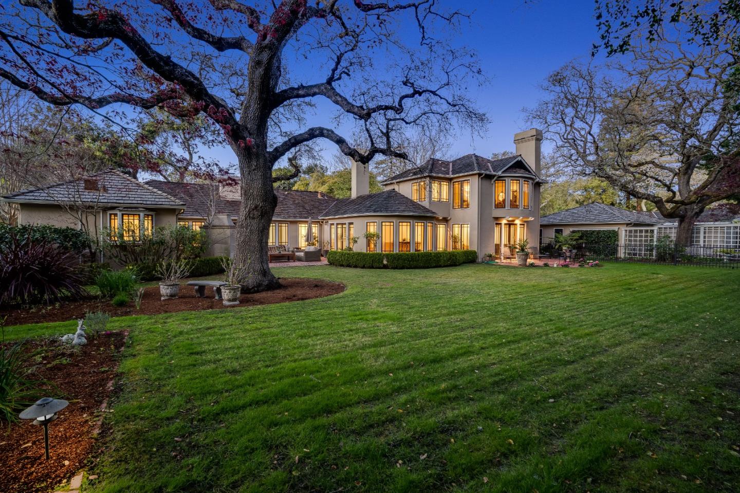 Neighborhood Neighborhood-27