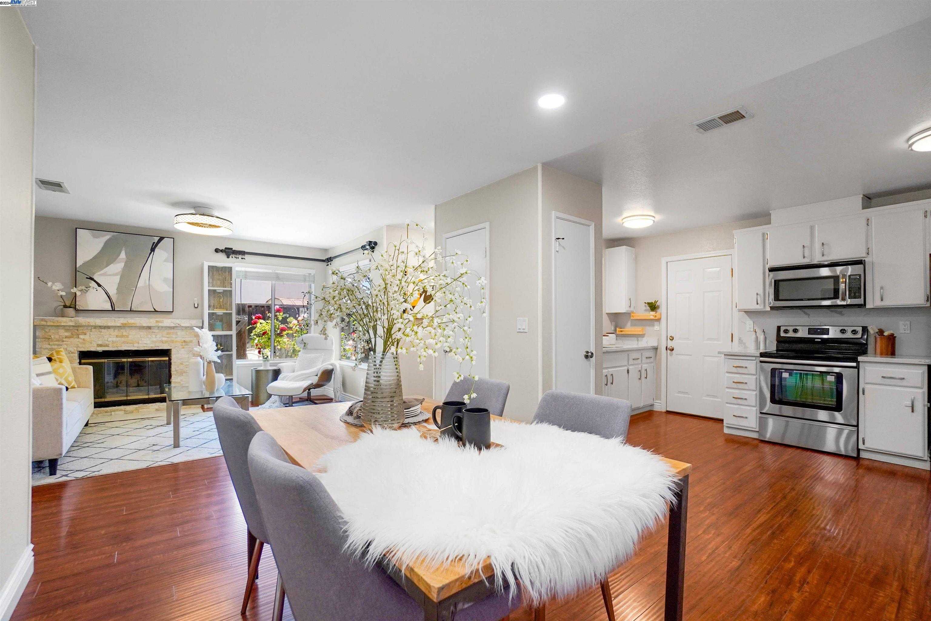 Neighborhood Neighborhood-3