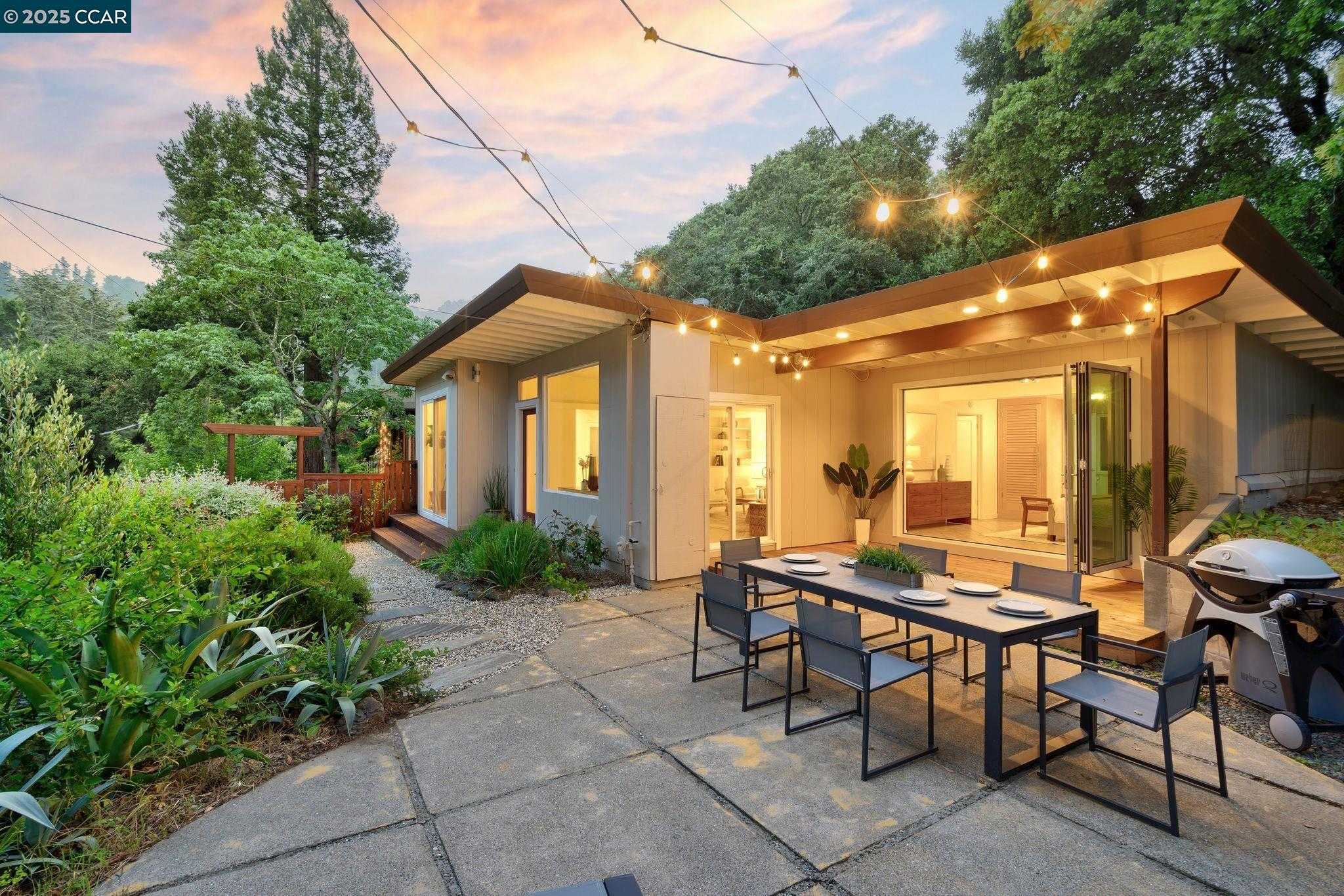 Neighborhood Neighborhood-16