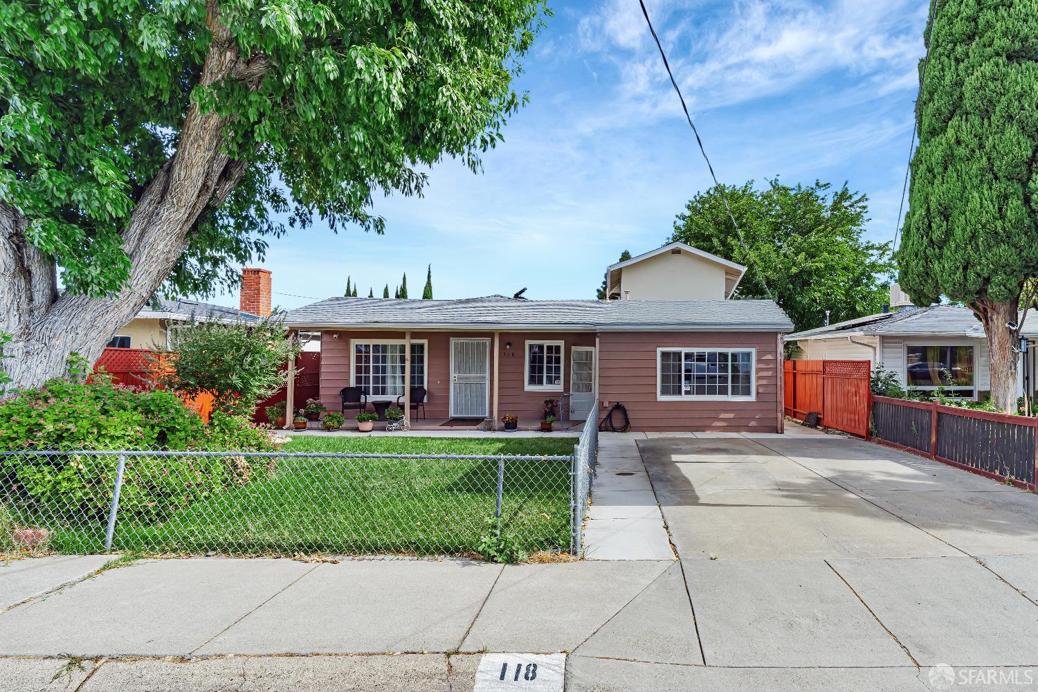 Neighborhood Neighborhood-20
