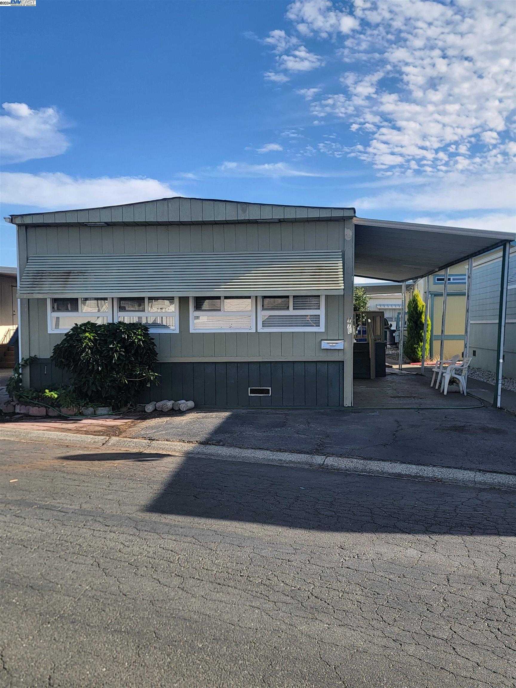 Neighborhood Neighborhood-10