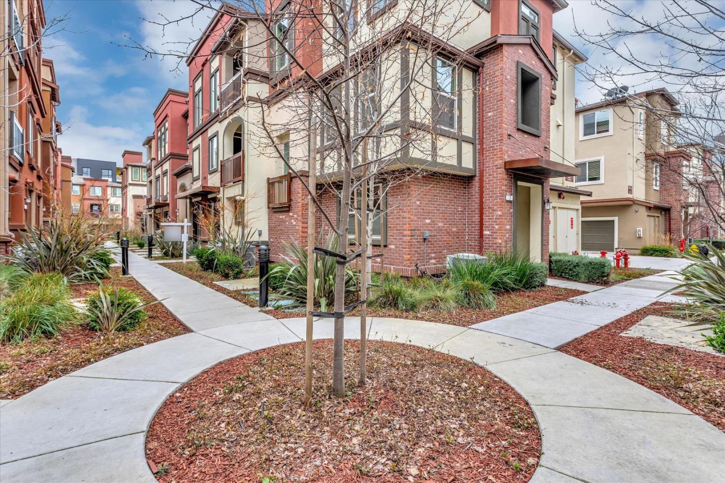 Neighborhood Neighborhood-31