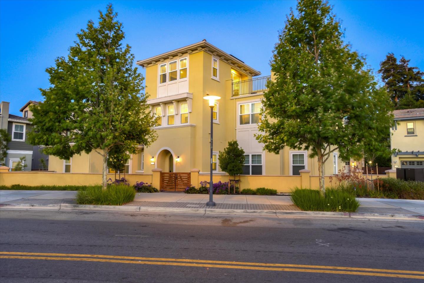 Neighborhood Neighborhood-94