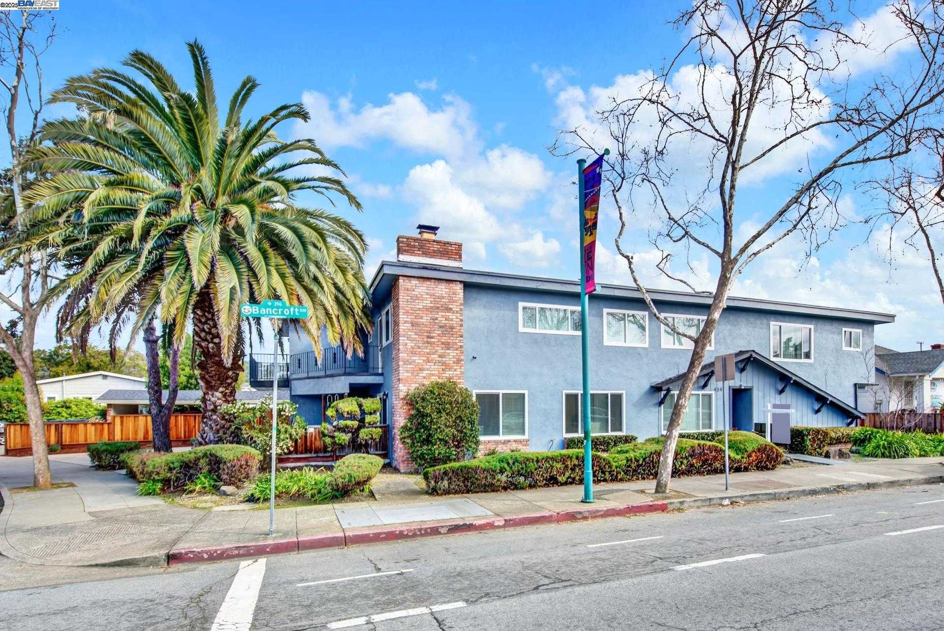 Neighborhood Neighborhood-31