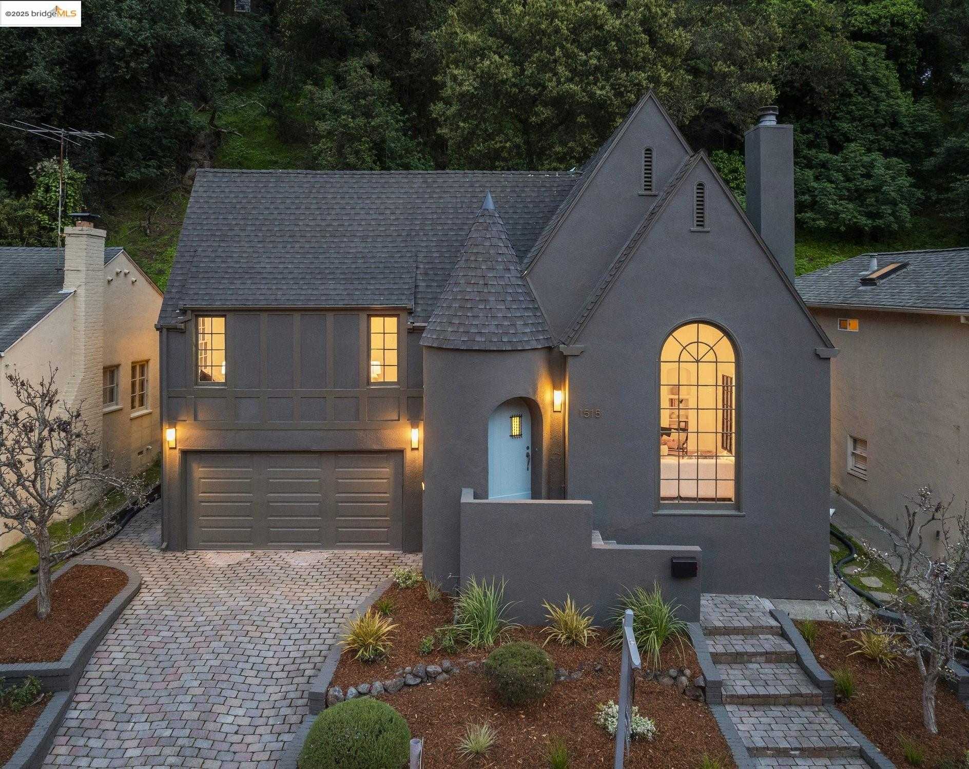 Neighborhood Neighborhood-20