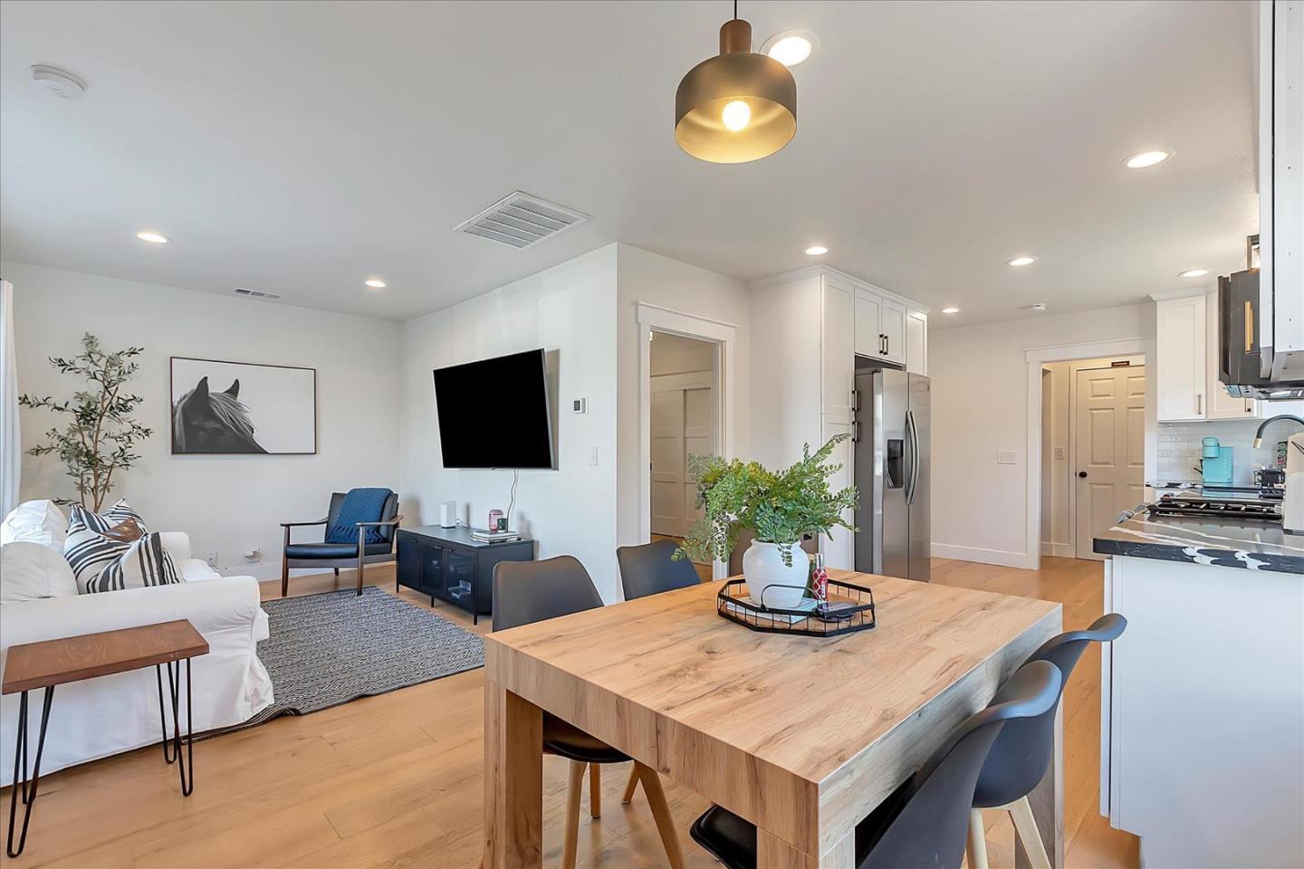 Neighborhood Neighborhood-44