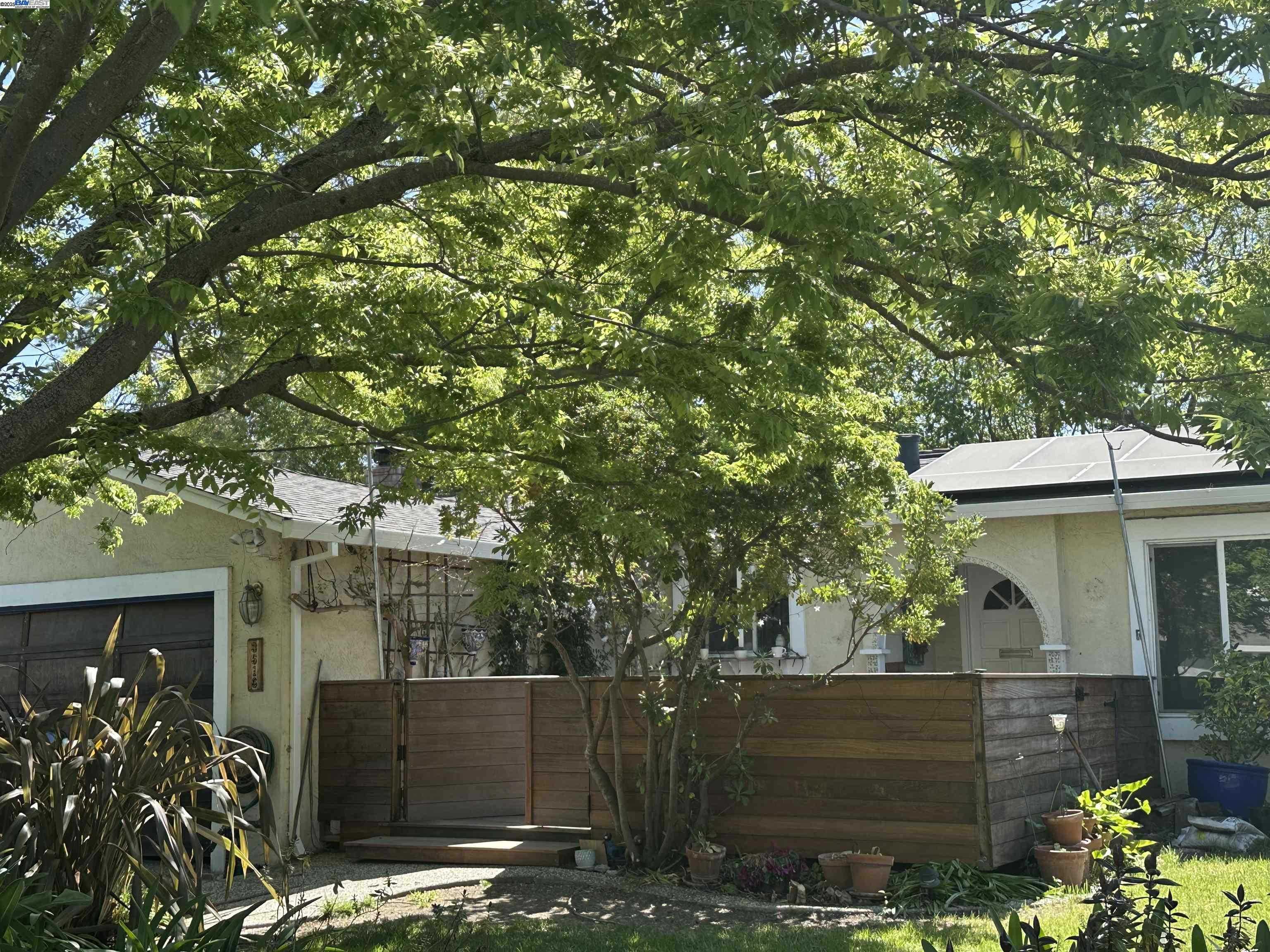 Neighborhood Neighborhood-8