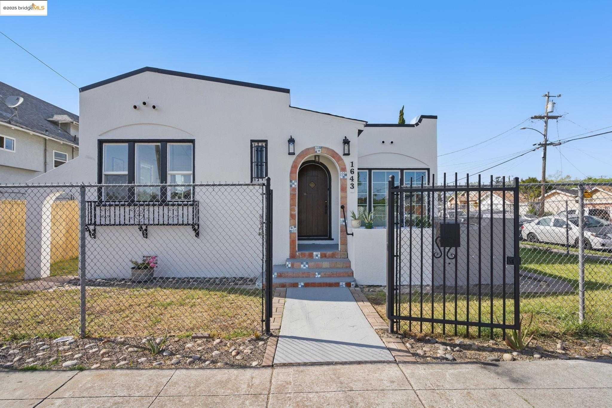 Webster, Oakland, CA neighborhood