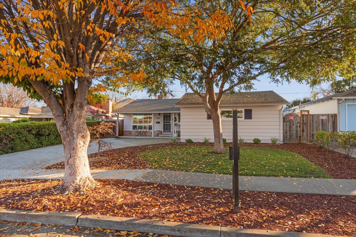 Neighborhood Neighborhood-32