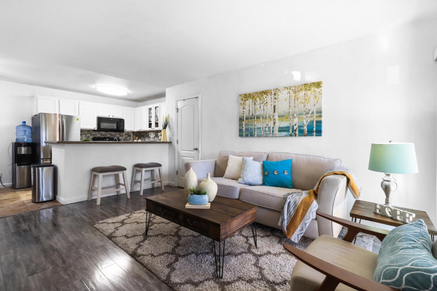 Neighborhood Neighborhood-208