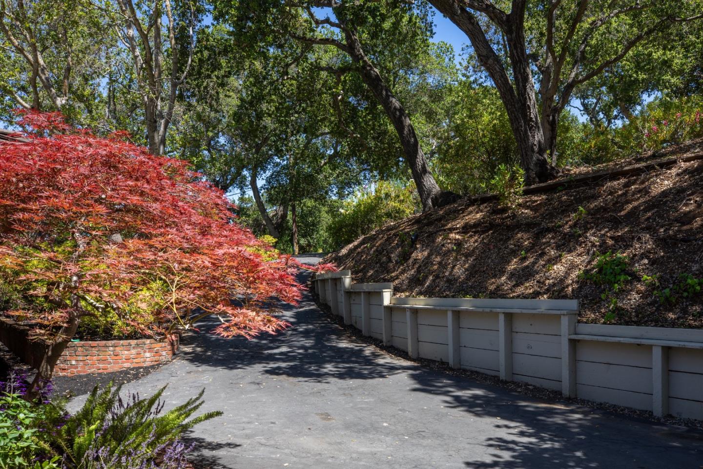 Neighborhood Neighborhood-112