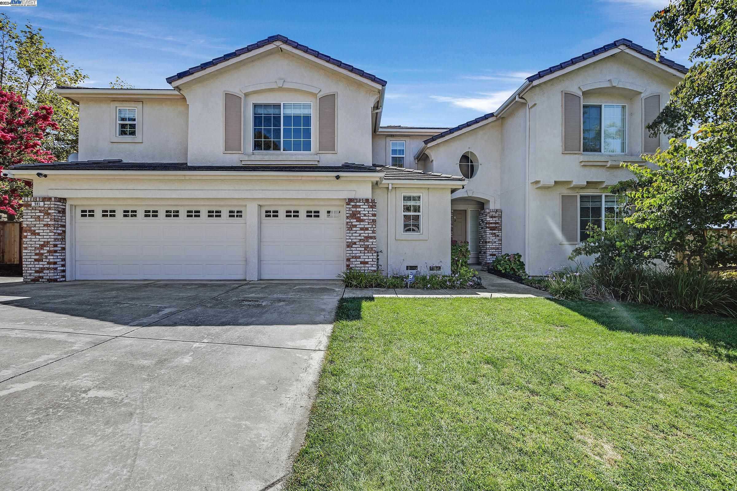 Neighborhood Neighborhood-74