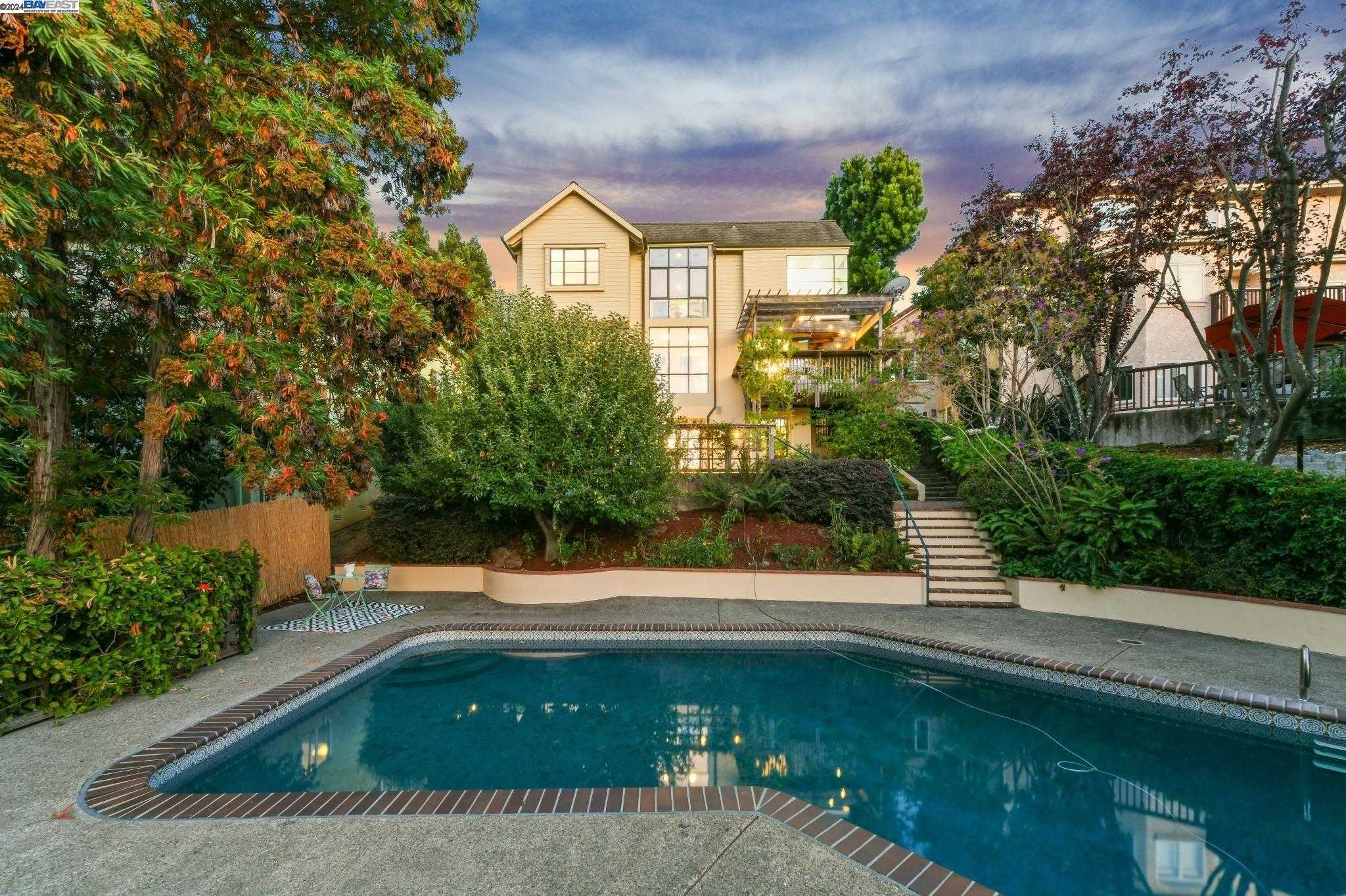 Neighborhood Neighborhood-13