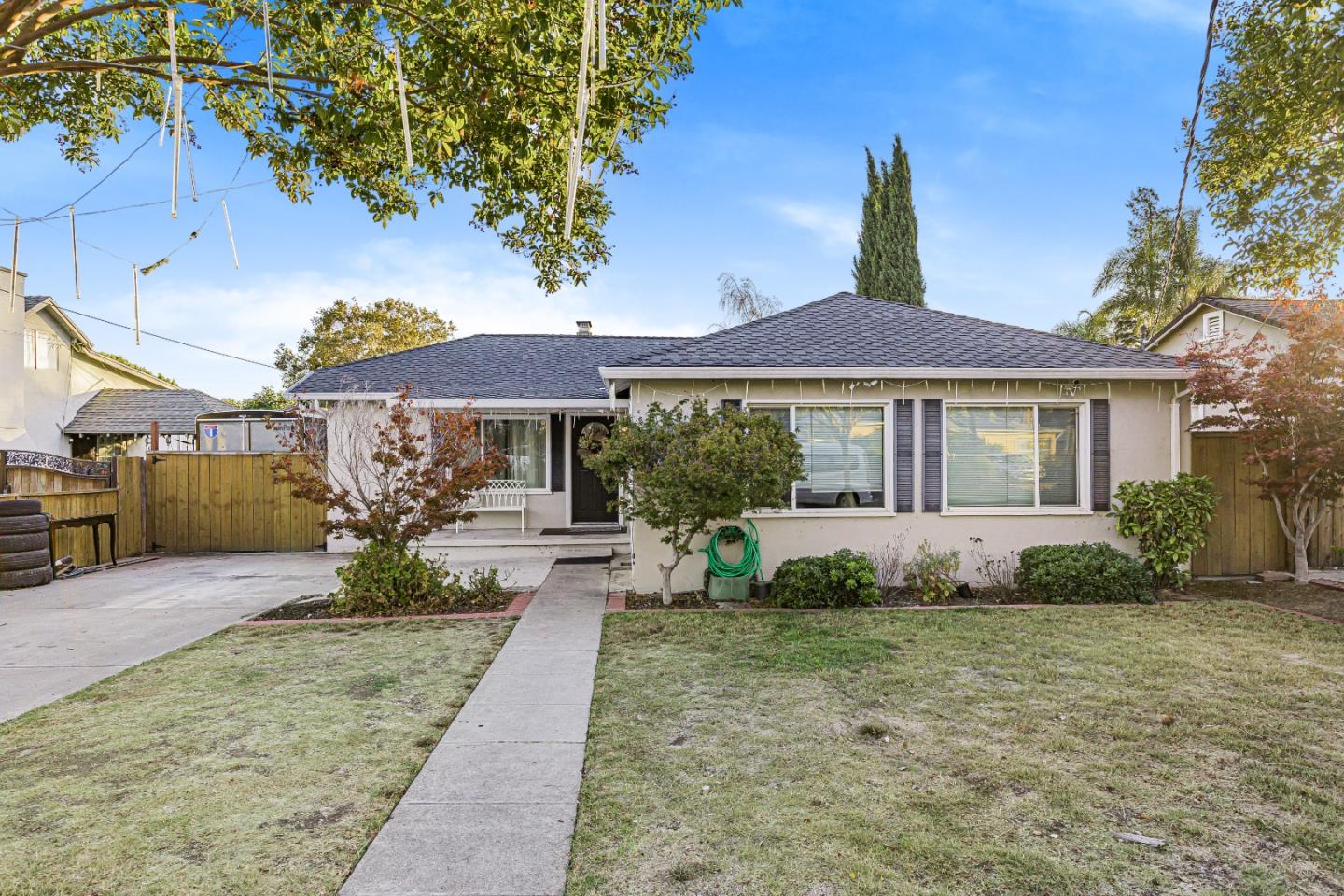 Neighborhood Neighborhood-25