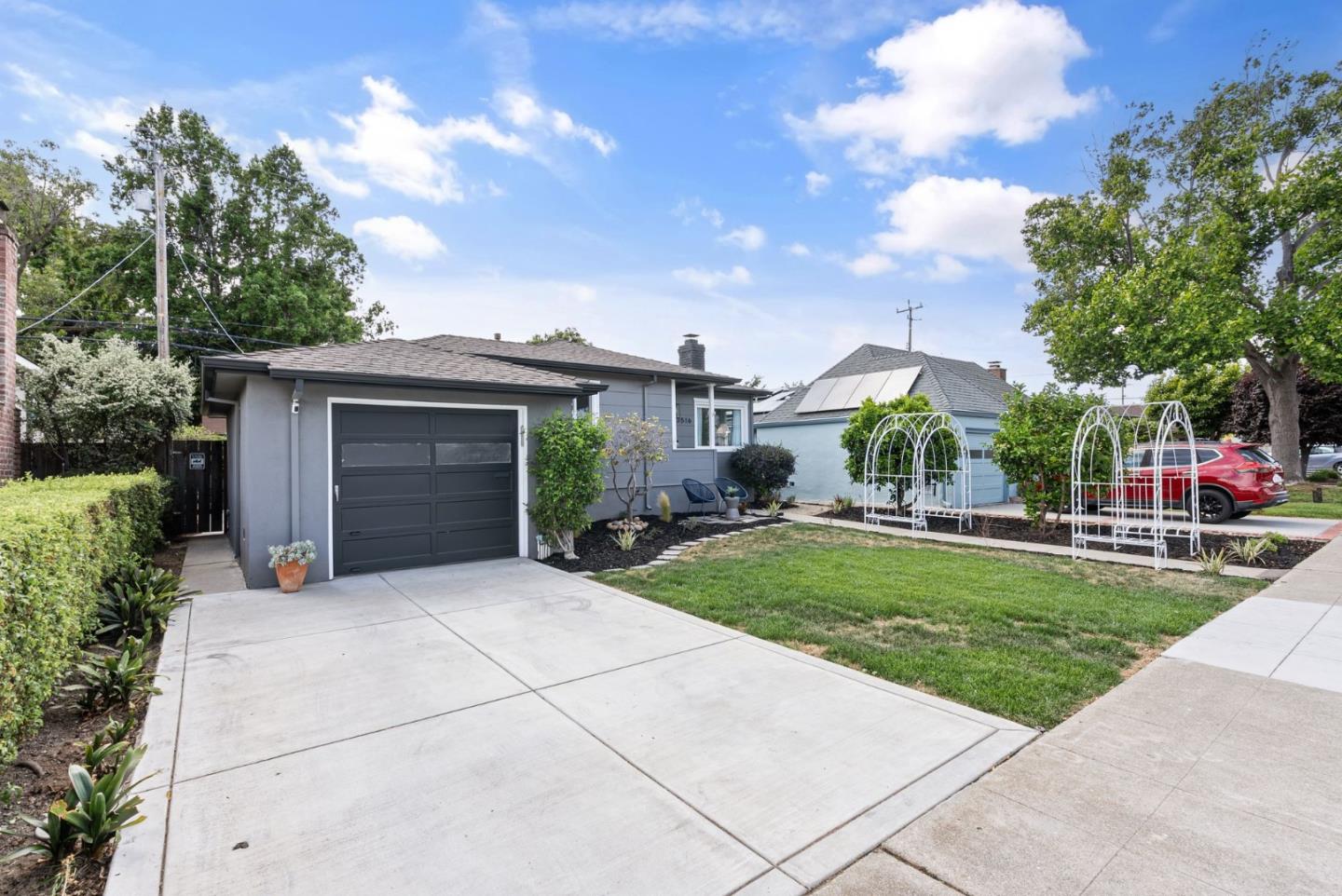 Neighborhood Neighborhood-136