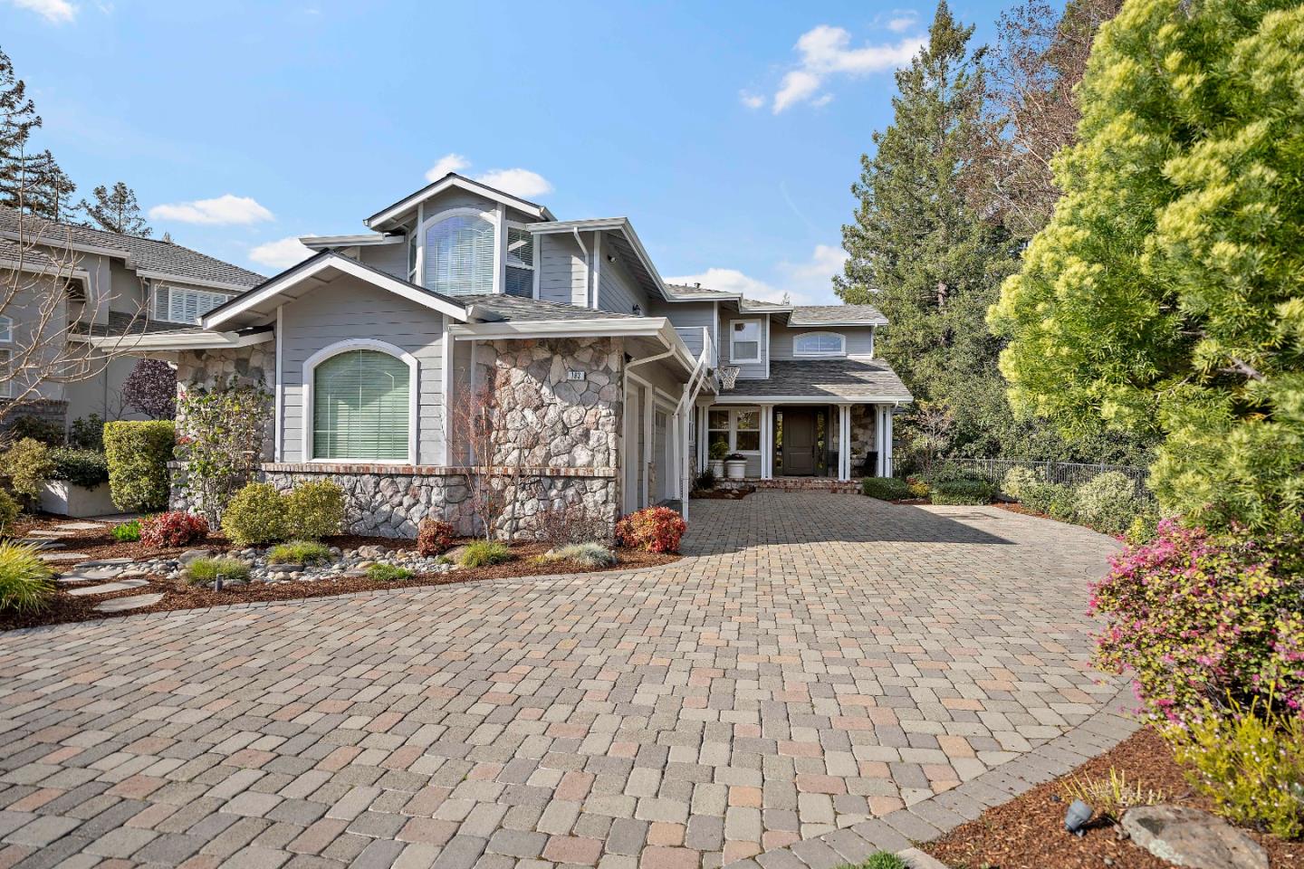 Neighborhood Neighborhood-8