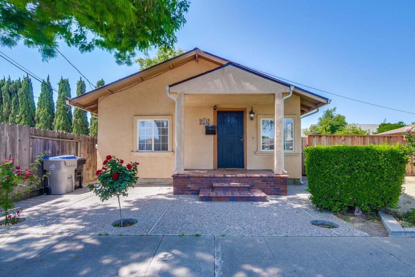 Neighborhood Neighborhood-62