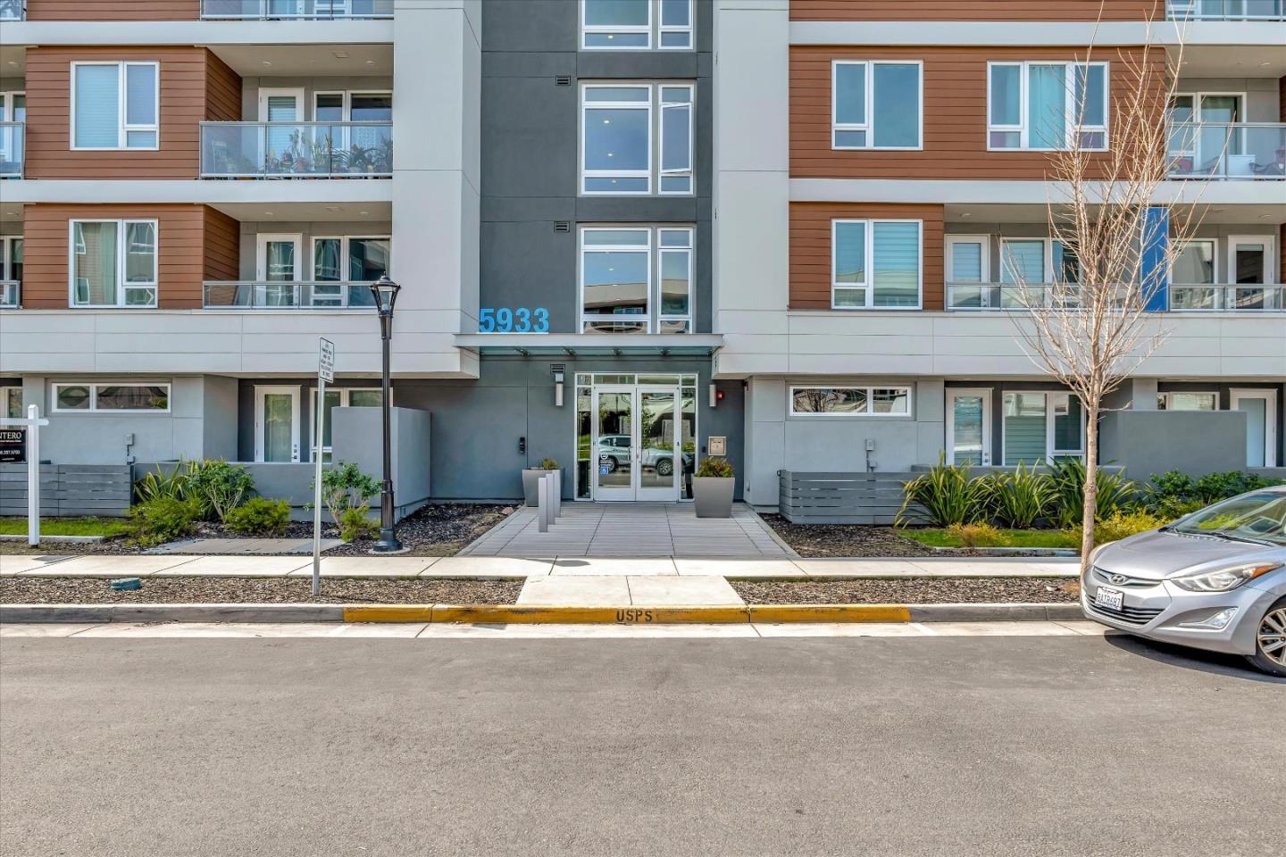 Neighborhood Neighborhood-104