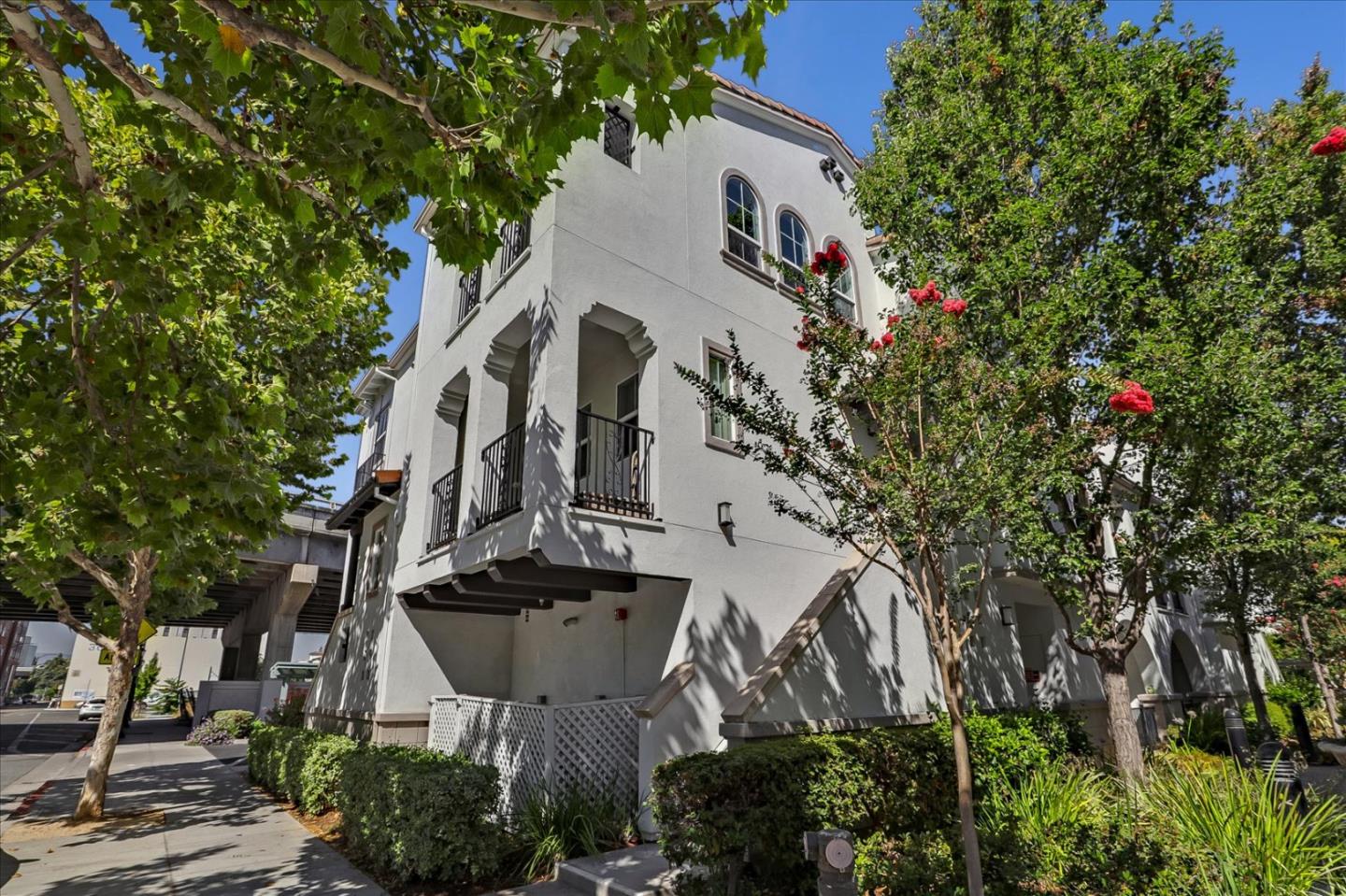 Neighborhood Neighborhood-13