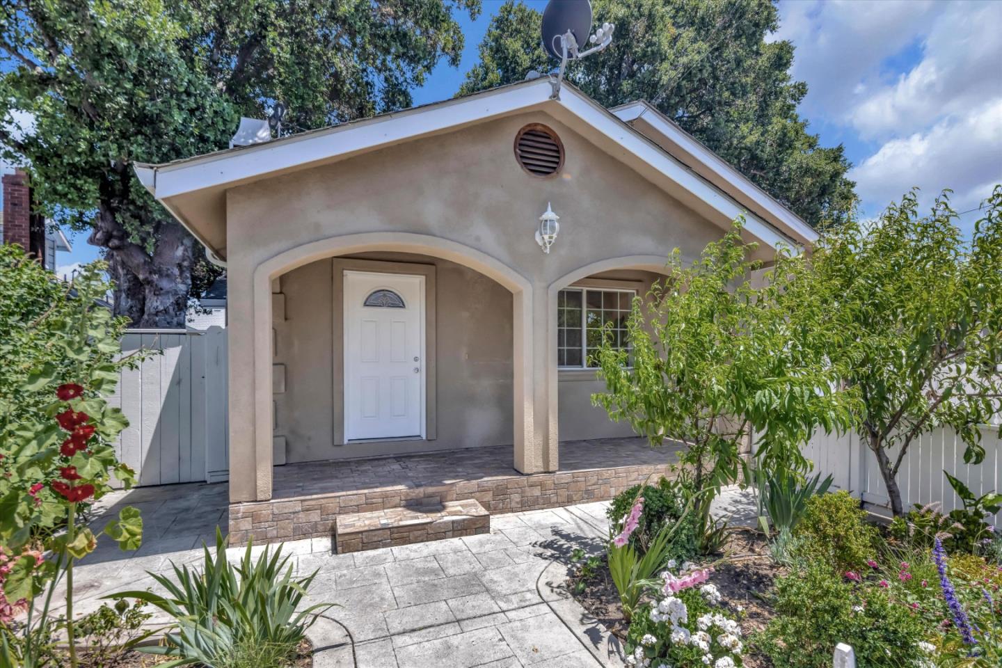 Neighborhood Neighborhood-3