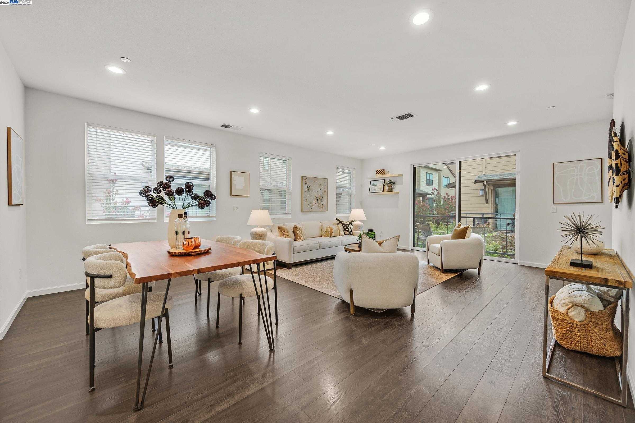 Neighborhood Neighborhood-8