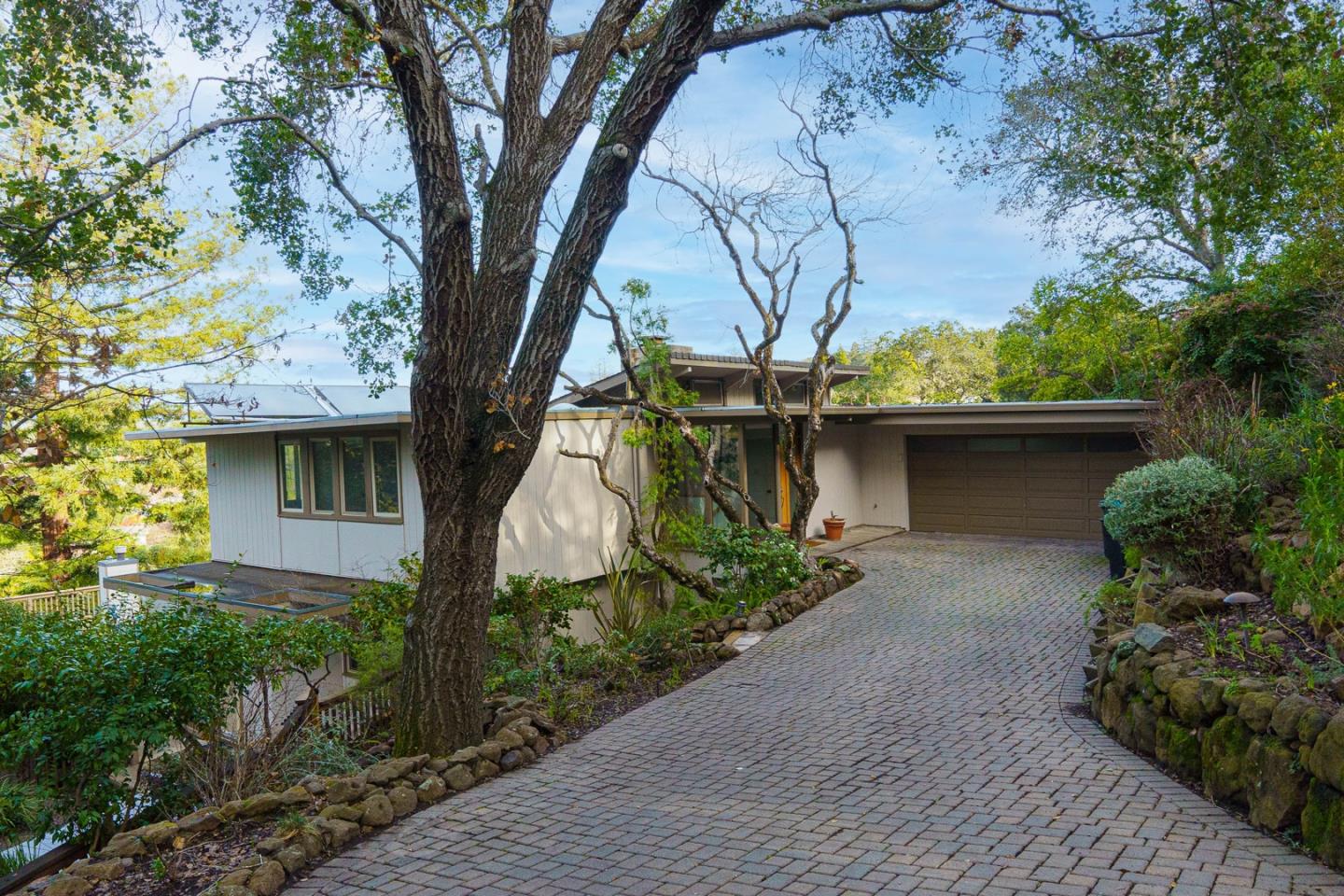 Neighborhood Neighborhood-8