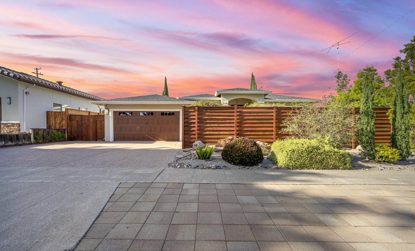 Neighborhood Neighborhood-20