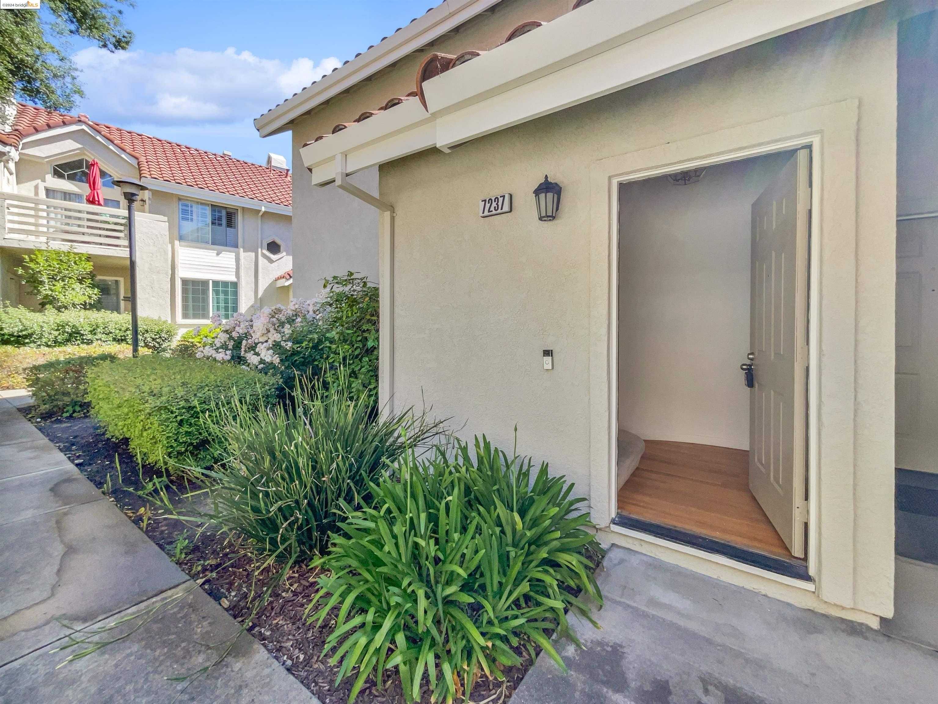 Neighborhood Neighborhood-8