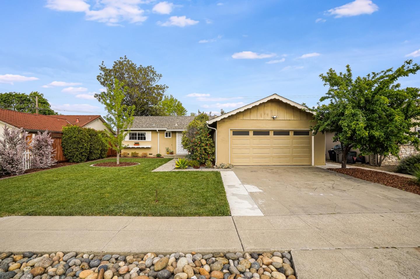 Neighborhood Neighborhood-16