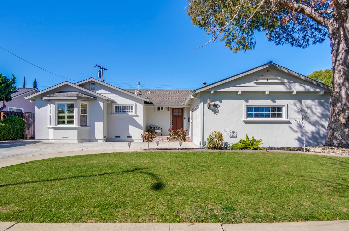 Neighborhood Neighborhood-20