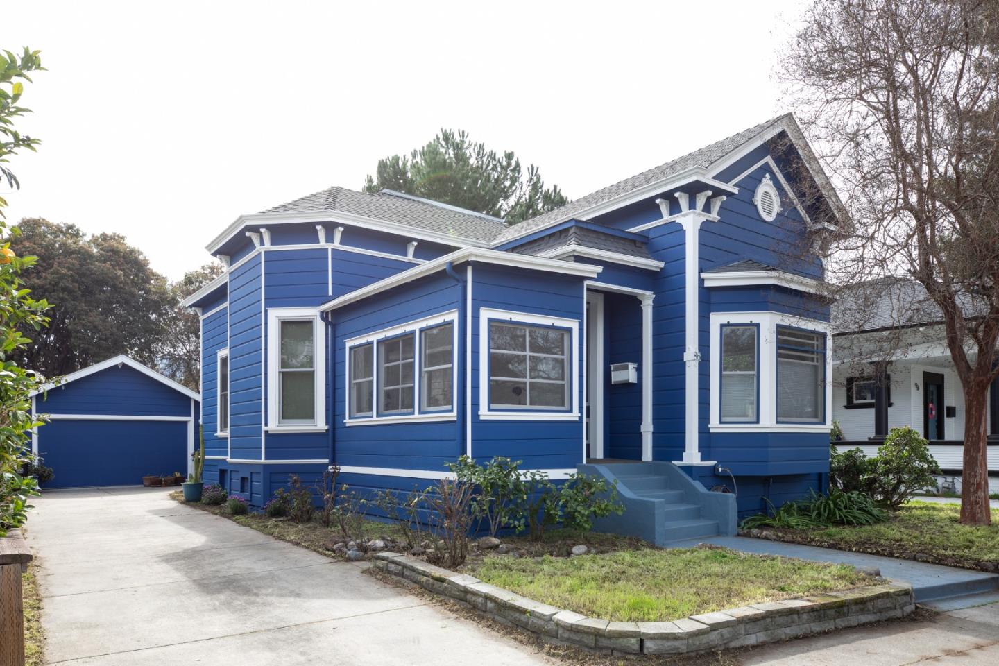 Neighborhood Neighborhood-33