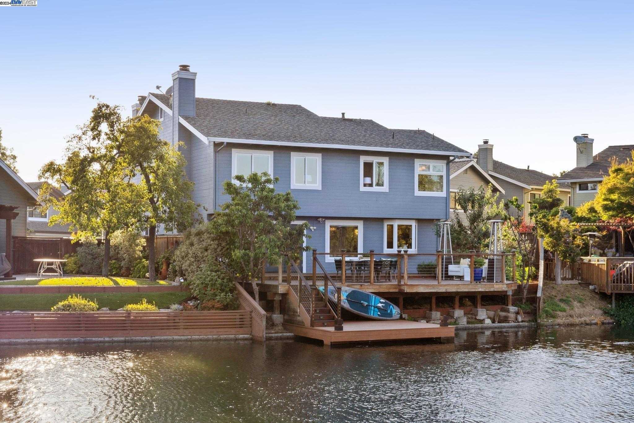 Neighborhood Neighborhood-16