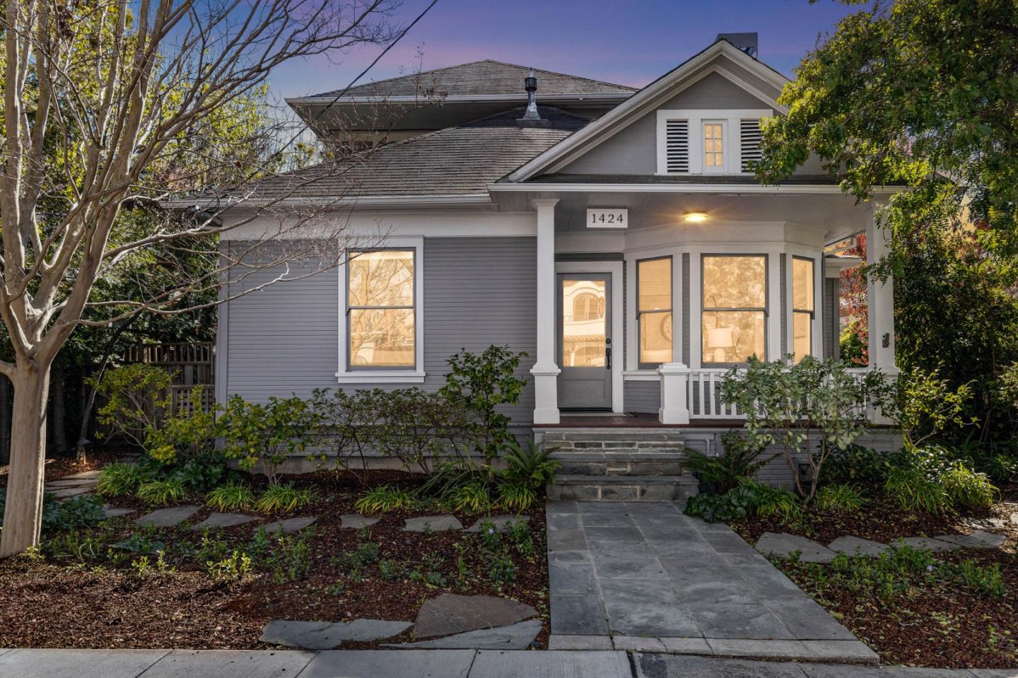 Neighborhood Neighborhood-10