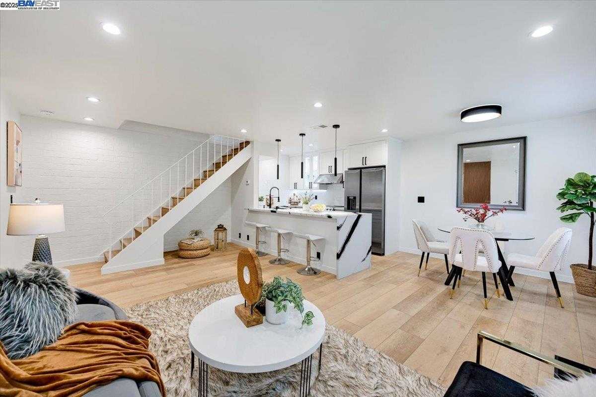 Neighborhood Neighborhood-3