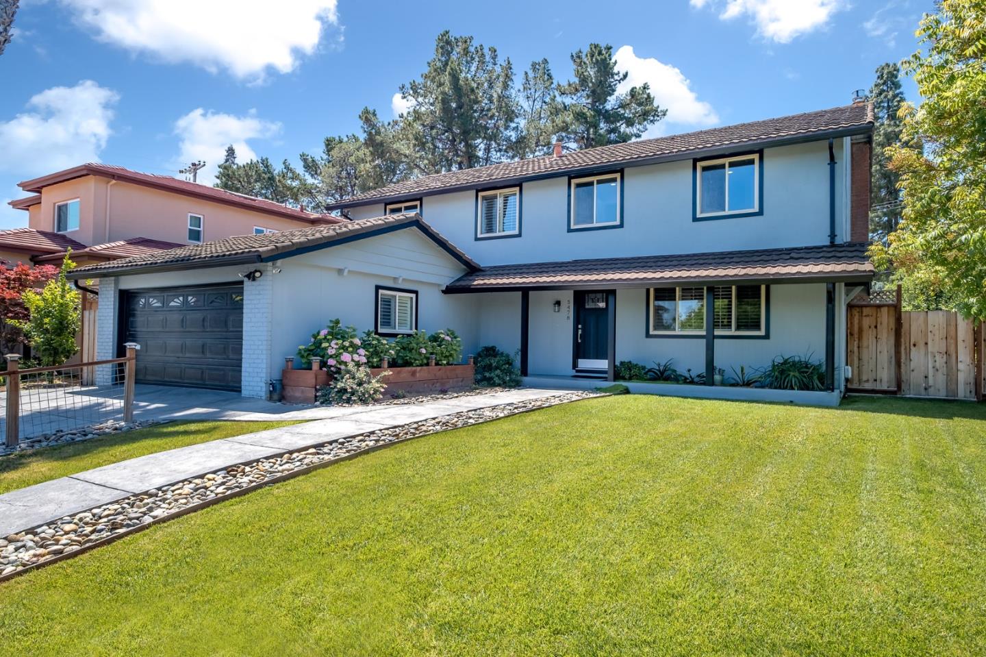 Neighborhood Neighborhood-18